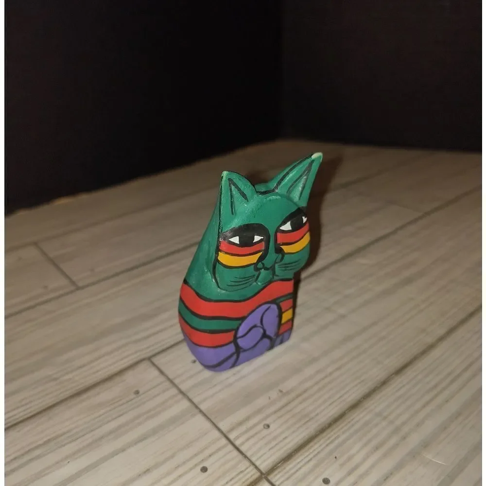Folk Art Carved Wood Hand Painted Cat Figure Multicolor Decor 3'in Tall - Picture 5 of 8